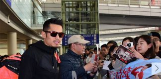 An overwhelming welcome home support by his fans, following Lin Dan's sixth All England title victory last Sunday. (photo: AFP)