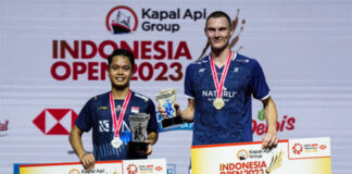 Viktor Axelsen celebrates his Indonesia Open victory. (photo: Shi Tange/Getty Images)