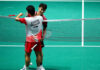 Anthony Sinisuka Ginting greets Loh Kean Yew after the semi-final match on Saturday. (photo: Yong Teck Lim/Getty Images)