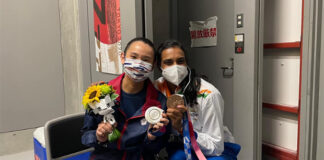 Tai Tzu Ying takes a picture with PV Sindhu after the 2020 Tokyo Olympics award ceremony. (photo: Tai Tzu Ying's Facebook)