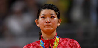 Ayaka Takahashi calls its quits. (photo: David Ramos/Getty Images)