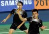 Goh V Shem (left) and Tan Wee Kiong in action