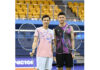 Lee Zii Jia and Wang Tzu Wei hold super-large badminton rackets. (photo: LTN)